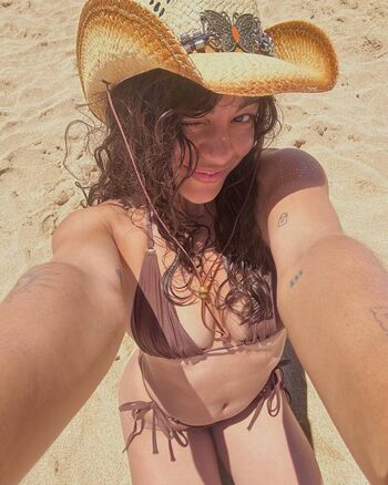 Full leaked Emiliana embrogno private onlyfans photo