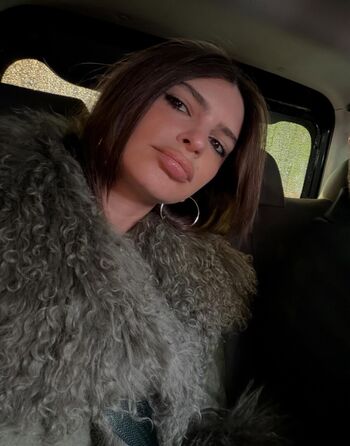Emily Ratajkowski