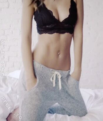 Full leaked Emily ratajkowski private onlyfans photo