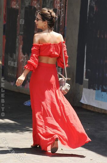 Emily Ratajkowski