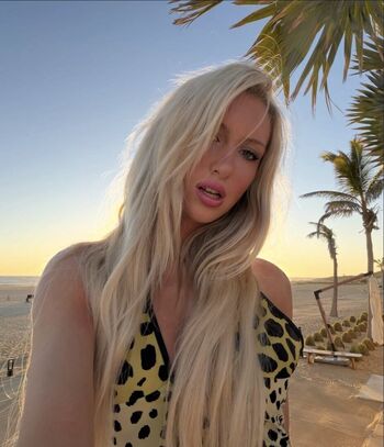 Full leaked Emily roman page private onlyfans photo