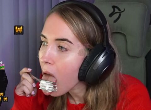 Full leaked Emilycc private onlyfans photo