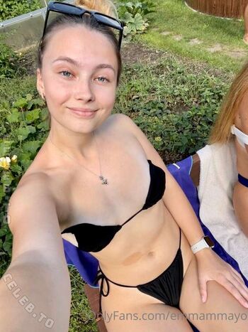 Full leaked Emma may  page private onlyfans photo