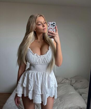 Full leaked Ellafaith/ private onlyfans photo