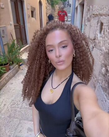 Full leaked Claire blue/ private onlyfans photo