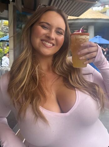 Full leaked Erinmhk private onlyfans photo