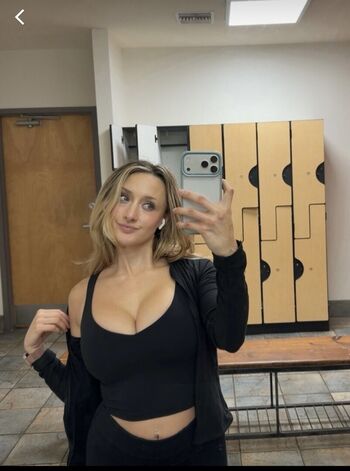 Full leaked Essjeaux private onlyfans photo