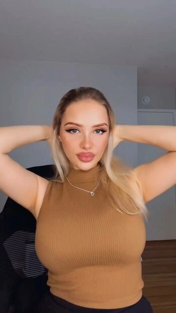 Full leaked Esvittie page private onlyfans photo