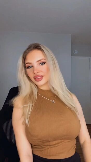 Full leaked Esvittie page private onlyfans photo