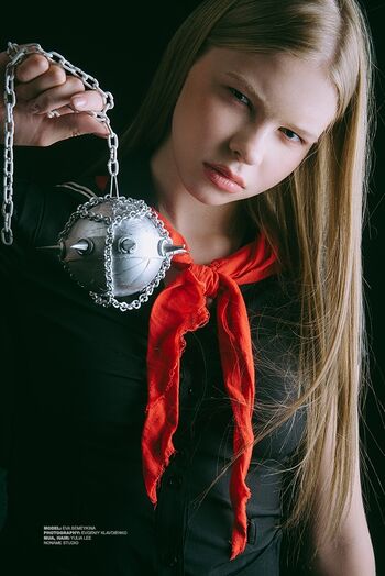 Eva Lee Model