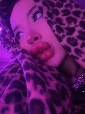 eva_u_tits