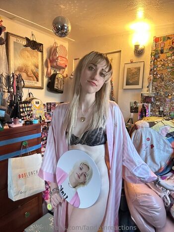Full leaked Fandomreactions private onlyfans photo