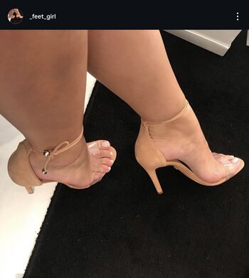 _feet_girl
