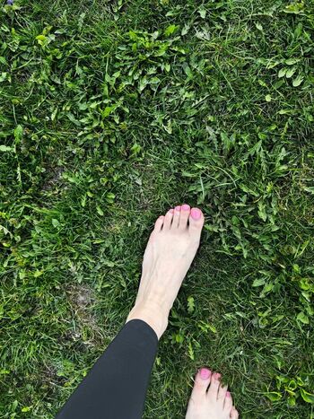 feetbycheeky