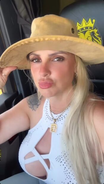 Felina_Cris