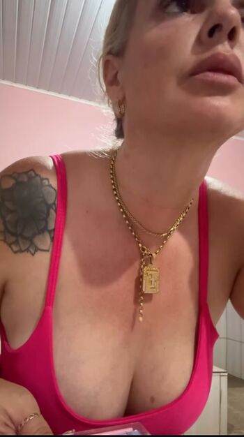 Felina_Cris