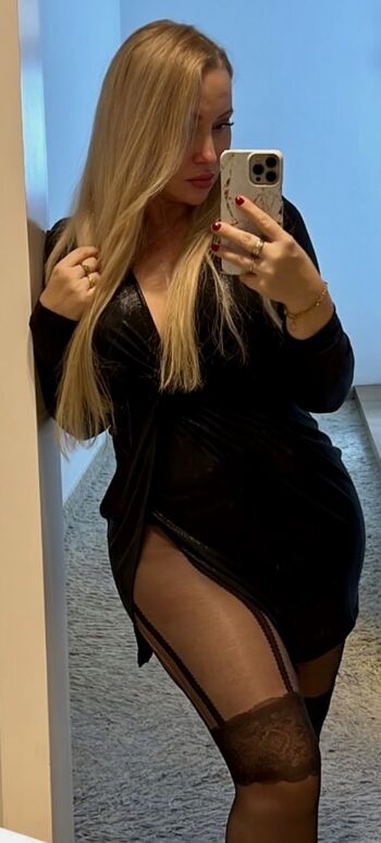 fitcurvyanna