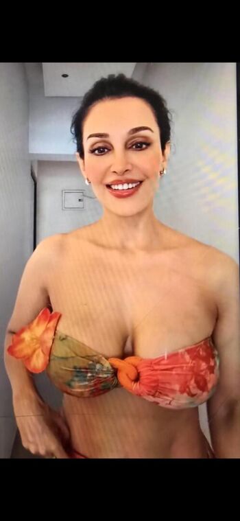 Flora Saini