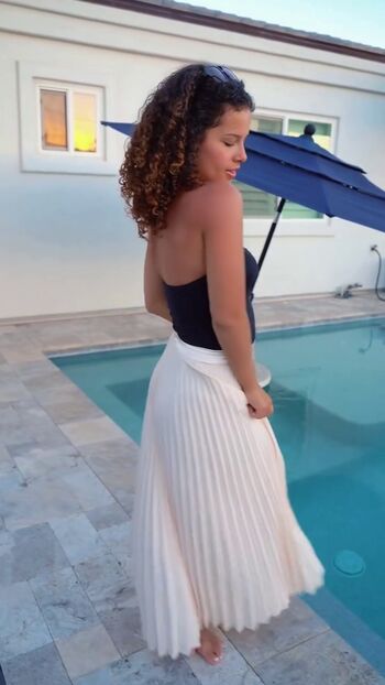 Full leaked Gabriella saraivah page private onlyfans photo
