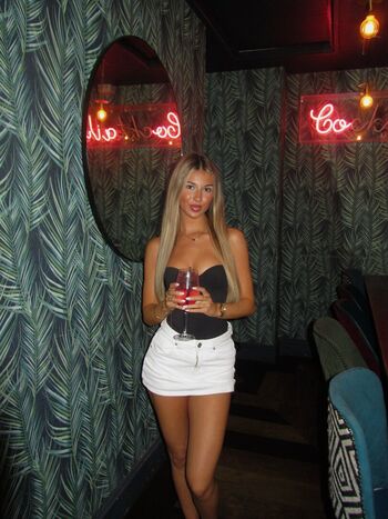 Full leaked Zoella/ private onlyfans photo
