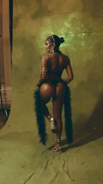 Full leaked Chloe foxxe/ private onlyfans photo