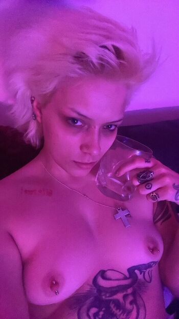 Glitterqueen1999
