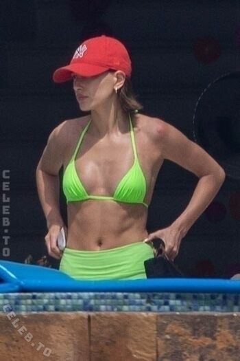 Hailey Bieber