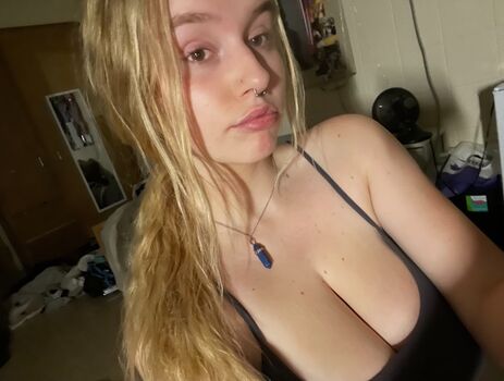 Full leaked Hailey frizzell private onlyfans photo