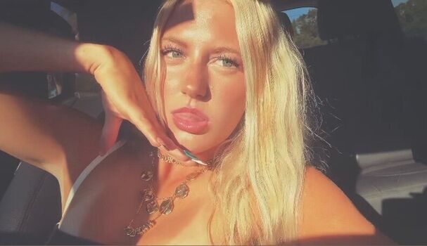 Hailey Keys