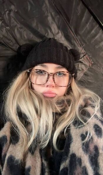 Full leaked Hailsbee  page private onlyfans photo