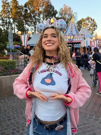 Haley Lu Richardson