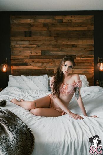 Full leaked Holly wolf / private onlyfans photo