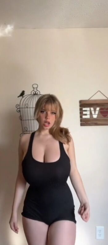 Full leaked Bella thomas / private onlyfans photo