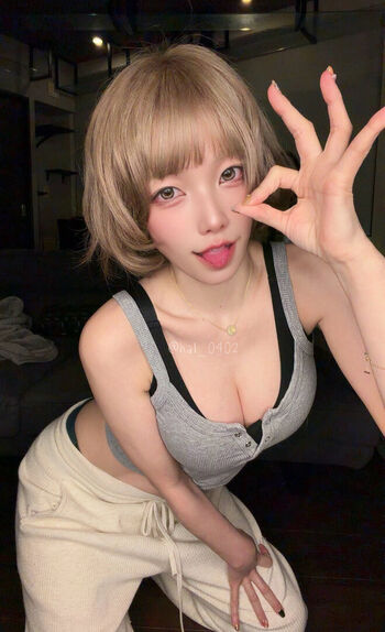 Full leaked Robyn / private onlyfans photo