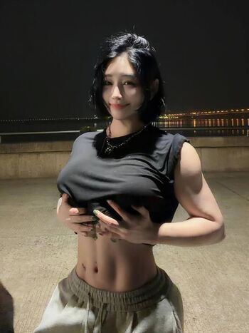 Hitomi Songyuxin