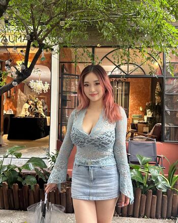 Full leaked Holly shu page private onlyfans photo