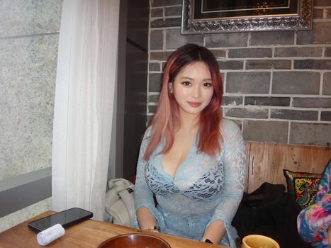 Full leaked Holly shu page private onlyfans photo