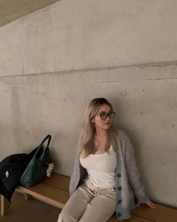 Full leaked Holly shu page private onlyfans photo