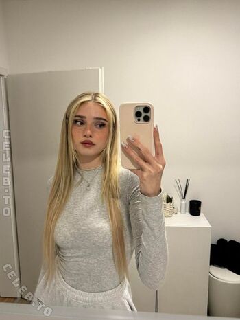 Full leaked Honeypuu  page private onlyfans photo