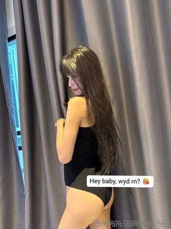 Full leaked Miu cosplayer / private onlyfans photo