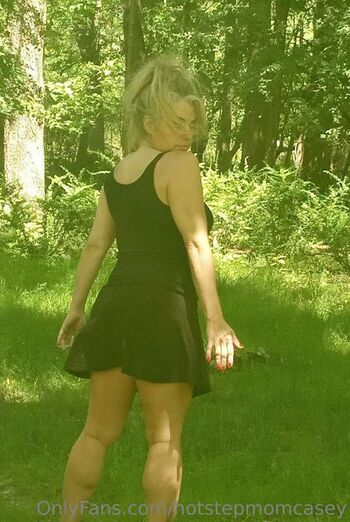 HotStepMomCasey