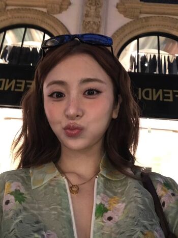 Huh Yunjin 허윤진