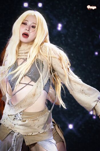 Full leaked Huh yunjin private onlyfans photo