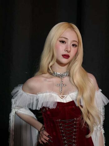 Full leaked Huh yunjin private onlyfans photo