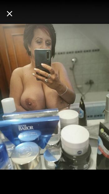 Full leaked Hungarian big tits private onlyfans photo