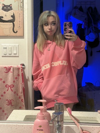 Full leaked Iluvmeww page private onlyfans photo