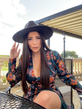 Full leaked Isa monique hurtado page private onlyfans photo