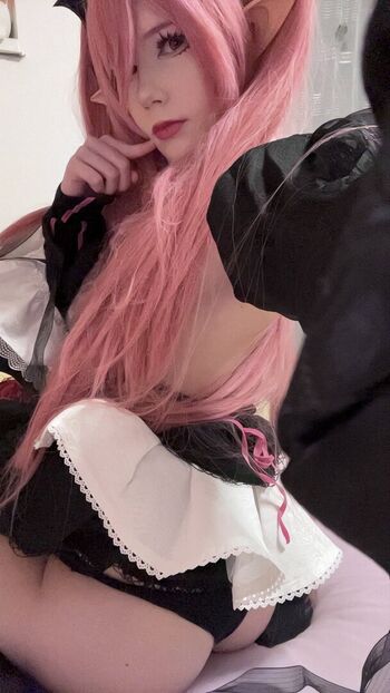 Isi Cosplay