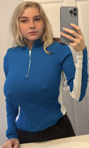 ItsBumbleBea
