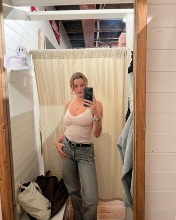 Full leaked Itscarlyjane  page private onlyfans photo
